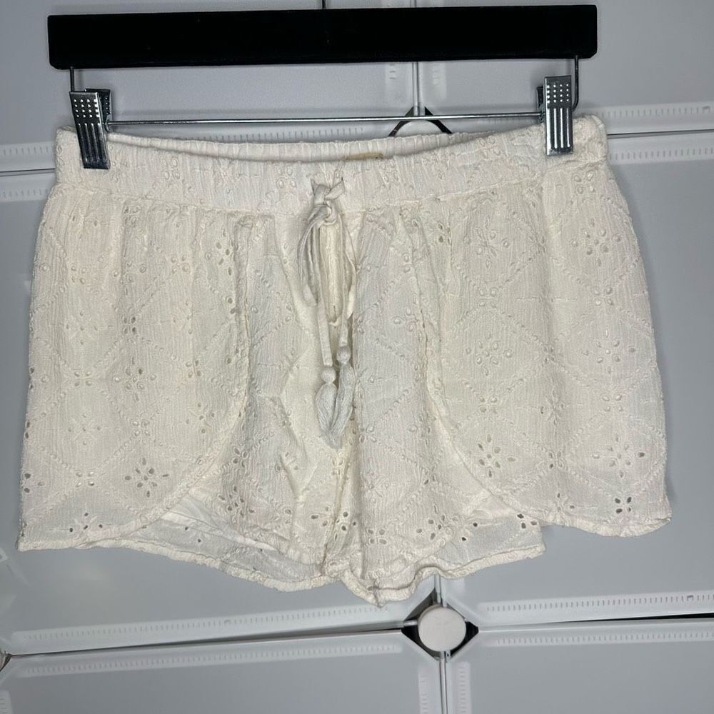 Hollister Eyelet Lace Petal Shorts Size XS